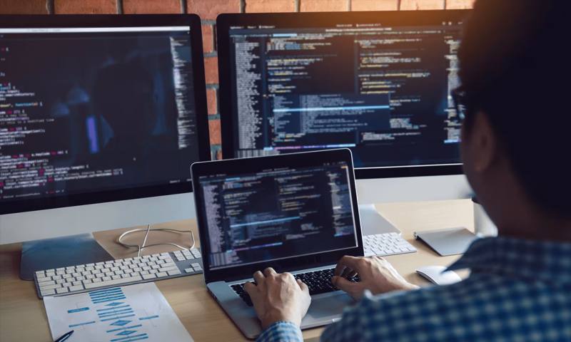 数据科学选型：R与Python如何赋能梅江区网站建设？